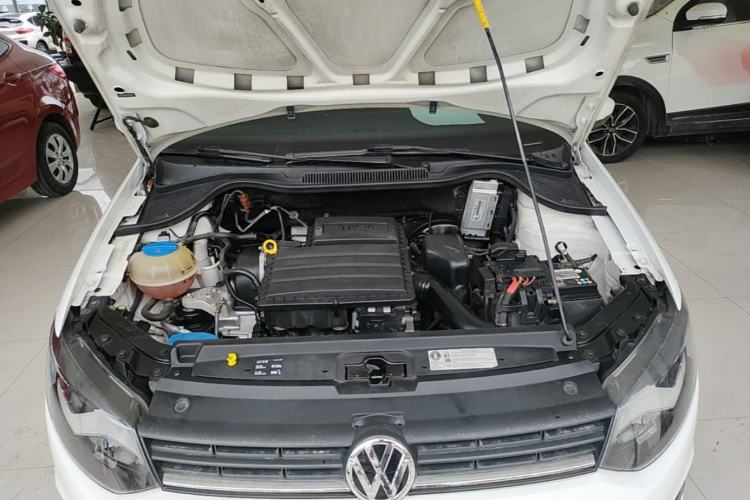 Used Volkswagen Polo 2016 1.4L Manual Fashion Model Engine Bay
