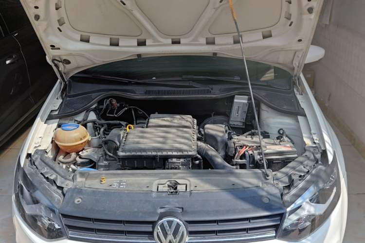Used Volkswagen Polo 2016 1.4L Automatic Trendy Model Engine Bay