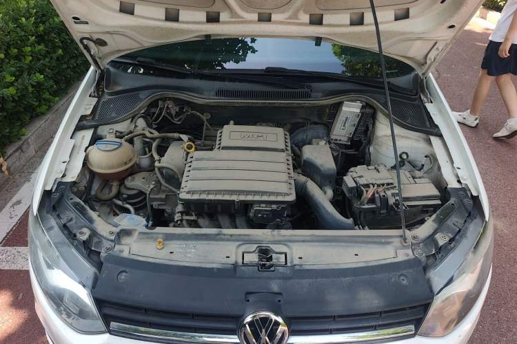 Used Volkswagen Polo 2016 1.4L Manual Fashion Model Engine Bay