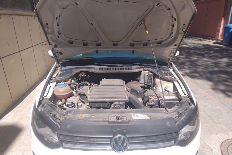 Used Volkswagen Polo 2016 1.4L Manual Fashion Model Engine Bay