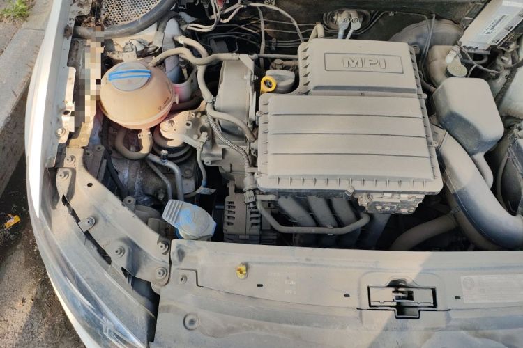 Used Volkswagen Polo 2016 1.4L Manual Fashion Model Engine Bay Right