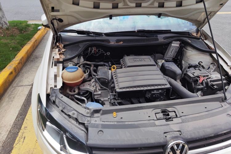 Used Volkswagen Polo 2016 1.6L Automatic Comfort Model Engine Bay Right