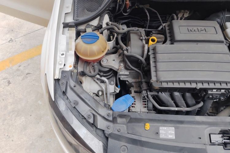 Used Volkswagen Polo 2016 1.4L Automatic Trendy Model Engine Bay Right