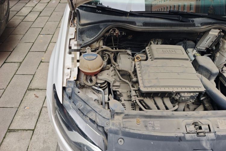 Used Volkswagen Polo 2016 1.4L Automatic Trendy Model Engine Bay Right