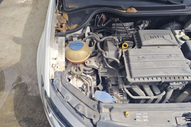 Used Volkswagen Polo 2016 1.6L Automatic Comfort Model Engine Bay Right