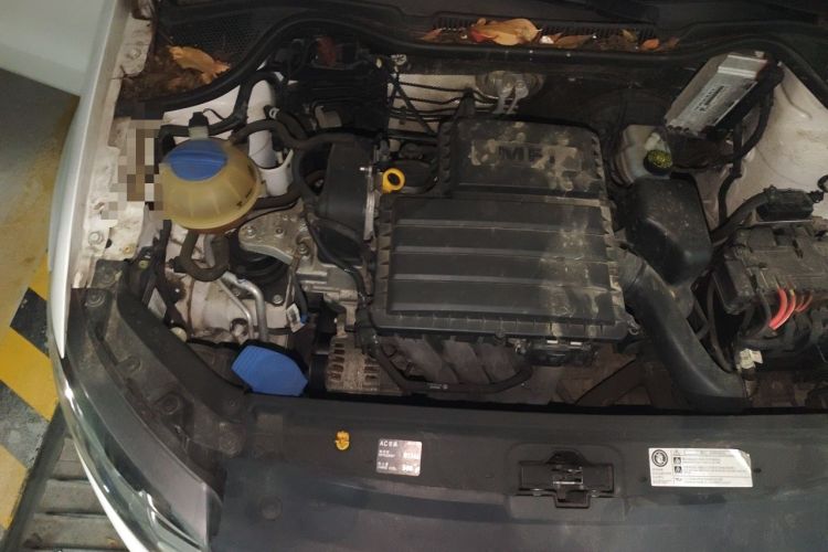 Used Volkswagen Polo 2016 1.6L Automatic Comfort Model Engine Bay Right