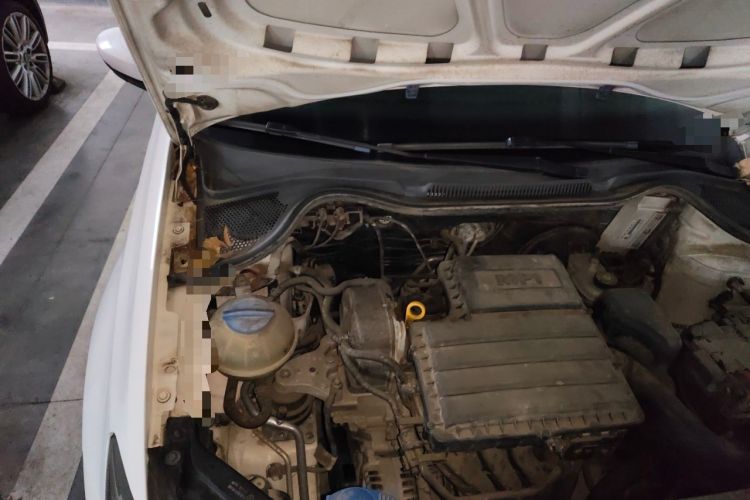 Used Volkswagen Polo 2016 1.4L Manual Fashion Model Engine Bay Right