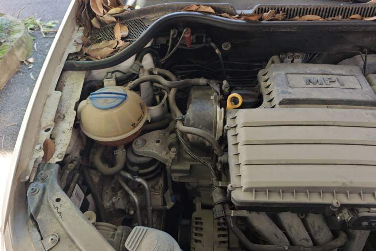 Used Volkswagen Polo 2016 1.6L Automatic Comfort Model Engine Bay Right