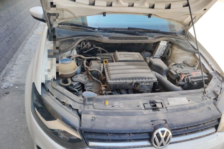 Used Volkswagen Polo 2016 1.4L Automatic Trendy Model Engine Bay Right
