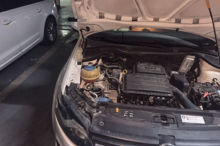 Used Volkswagen Polo 2016 1.4L Manual Fashion Model Engine Bay Right