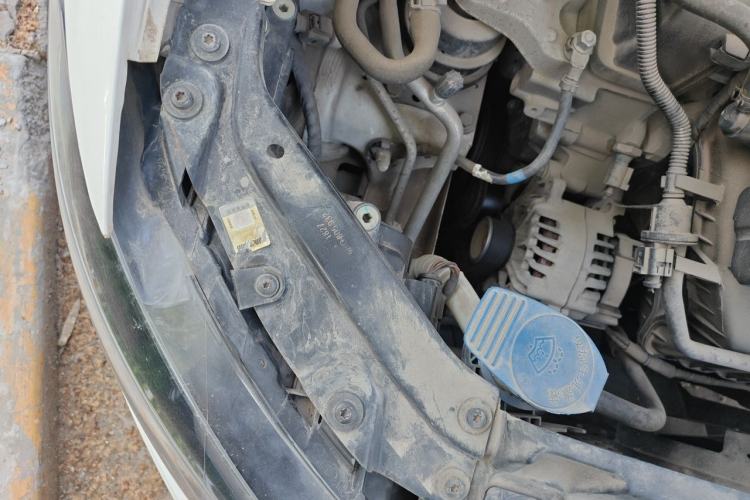 Used Volkswagen Polo 2016 1.4L Manual Fashion Model Engine Bay Right