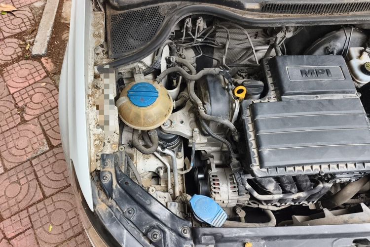 Used Volkswagen Polo 2016 1.4L Automatic Trendy Model Engine Bay Right