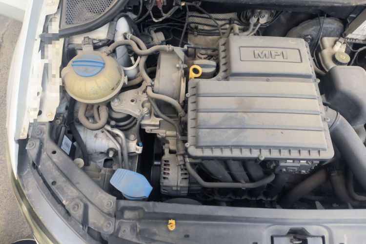 Used Volkswagen Polo 2016 1.4L Automatic Trendy Model Engine Bay Right