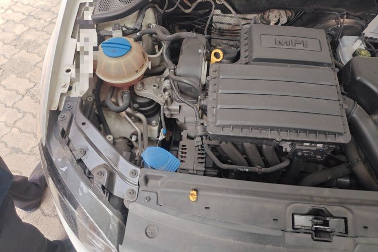 Used Volkswagen Polo 2016 1.4L Manual Fashion Model Engine Bay Right