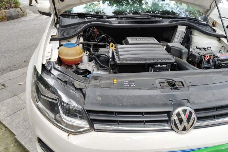 Used Volkswagen Polo 2016 1.6L Automatic Comfort Model Engine Bay Right