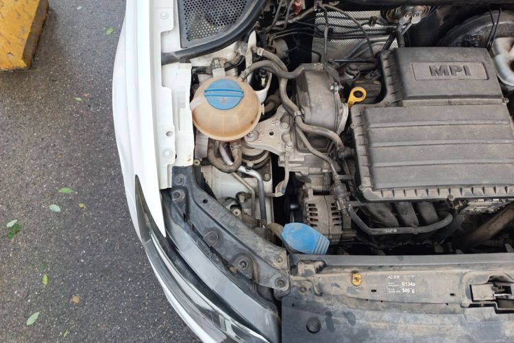 Used Volkswagen Polo 2016 1.4L Automatic Trendy Model Engine Bay Right