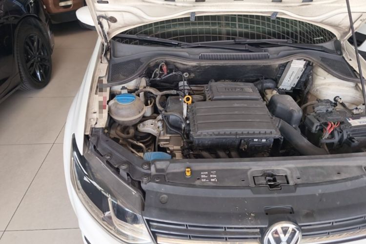 Used Volkswagen Polo 2016 1.6L Automatic Comfort Model Engine Bay Right