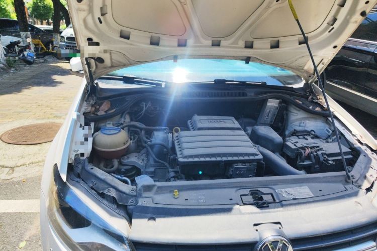 Used Volkswagen Polo 2016 1.4L Automatic Trendy Model Engine Bay Right
