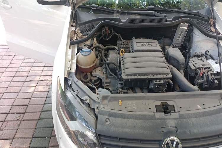 Used Volkswagen Polo 2016 1.4L Automatic Trendy Model Engine Bay Right