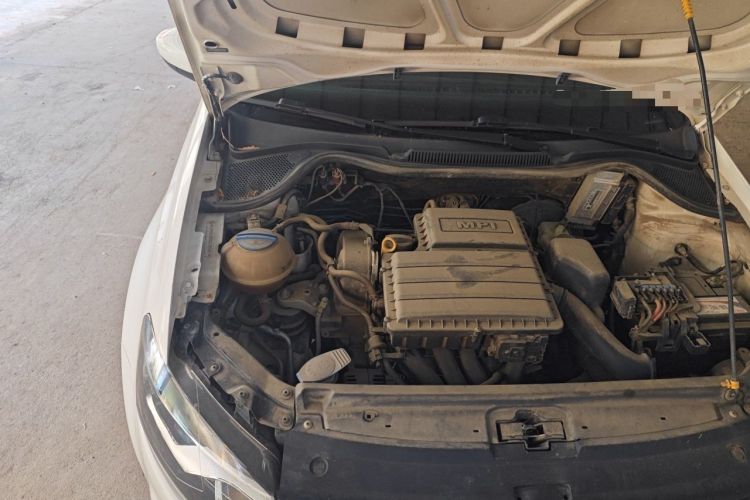 Used Volkswagen Polo 2016 1.4L Manual Fashion Model Engine Bay Right