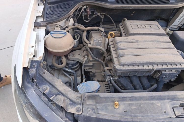 Used Volkswagen Polo 2016 1.4L Manual Fashion Model Engine Bay Right