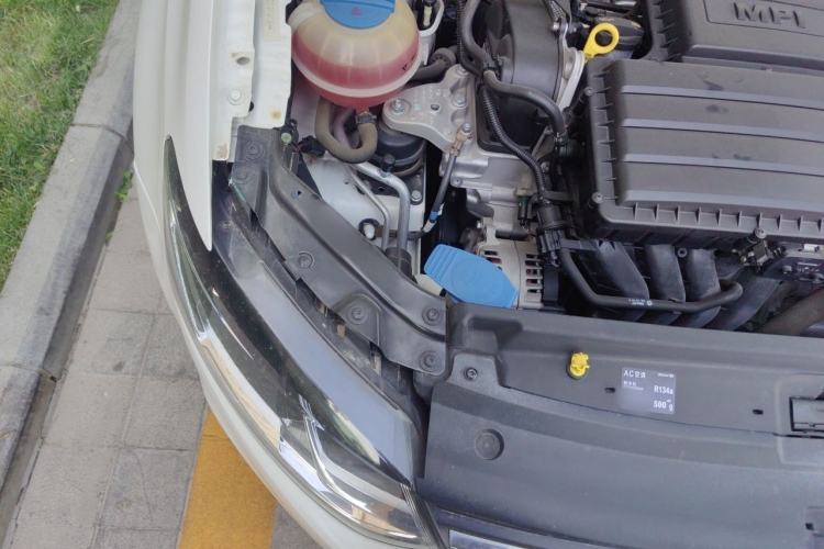 Used Volkswagen Polo 2016 1.6L Automatic Comfort Model Engine Bay Right
