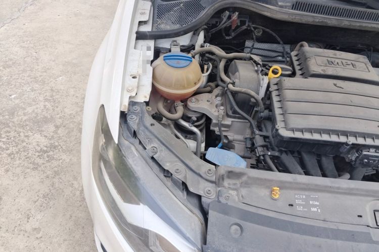 Used Volkswagen Polo 2016 1.4L Manual Fashion Model Engine Bay Right