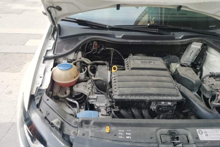 Used Volkswagen Polo 2016 1.4L Automatic Trendy Model Engine Bay Right