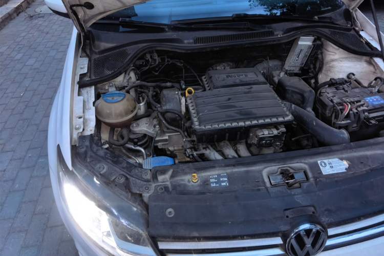 Used Volkswagen Polo 2016 1.6L Automatic Comfort Model Engine Bay Right