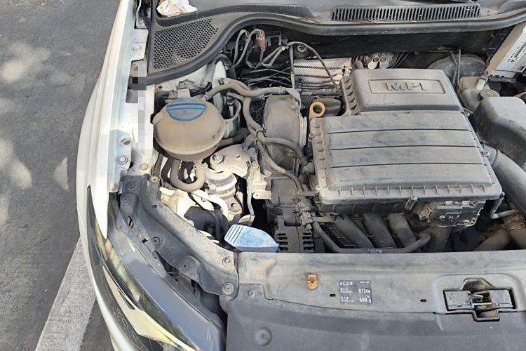 Used Volkswagen Polo 2016 1.4L Automatic Trendy Model Engine Bay Right