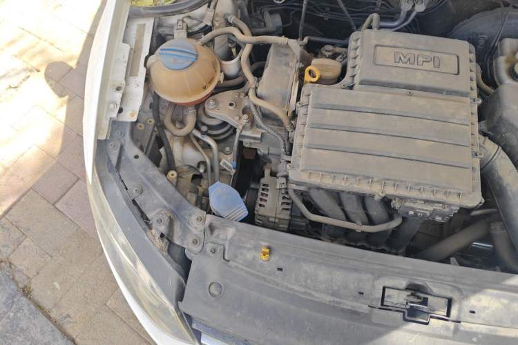 Used Volkswagen Polo 2016 1.4L Automatic Trendy Model Engine Bay Right