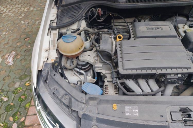 Used Volkswagen Polo 2016 1.6L Automatic Comfort Model Engine Bay Right
