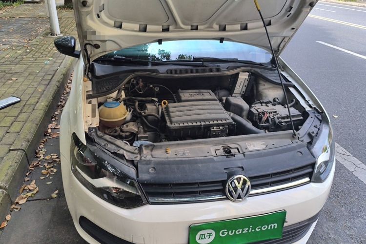 Used Volkswagen Polo 2016 1.4L Automatic Trendy Model Engine Bay Right