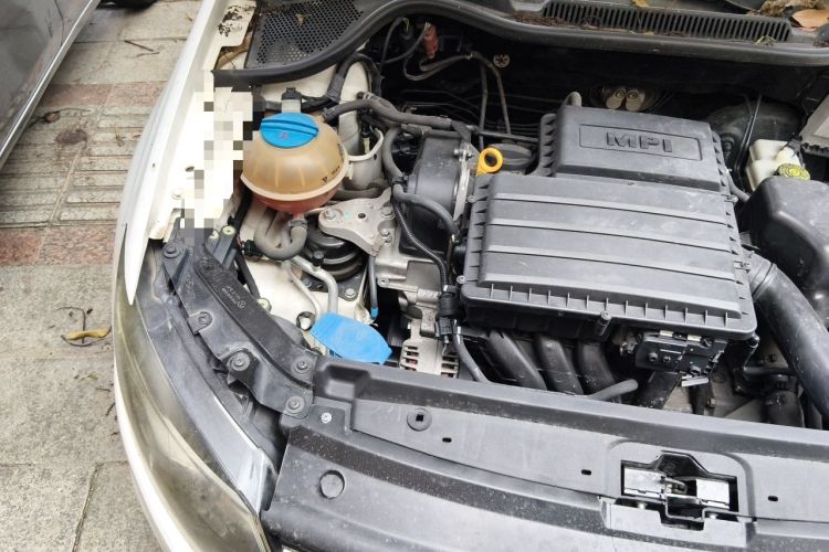 Used Volkswagen Polo 2016 1.4L Automatic Trendy Model Engine Bay Right