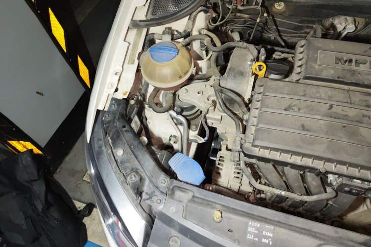 Used Volkswagen Polo 2016 1.6L Automatic Comfort Model Engine Bay Right