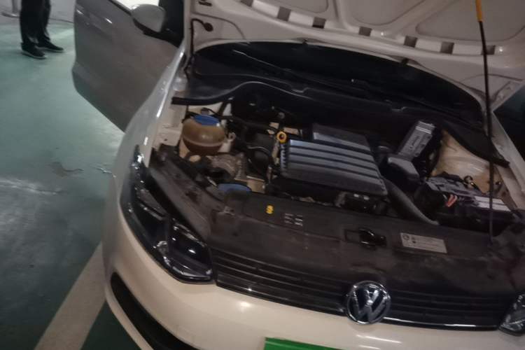 Used Volkswagen Polo 2016 1.6L Automatic Comfort Model Engine Bay Right