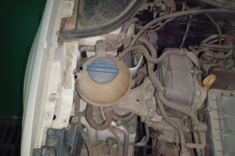 Used Volkswagen Polo 2016 1.4L Manual Fashion Model Engine Bay Right
