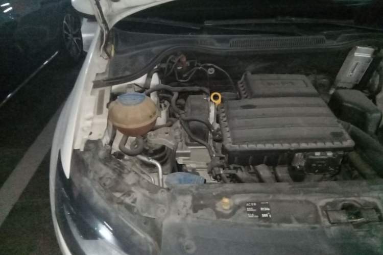 Used Volkswagen Polo 2016 1.4L Manual Fashion Model Engine Bay Right