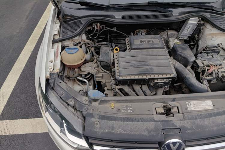 Used Volkswagen Polo 2016 1.6L Automatic Comfort Model Engine Bay Right