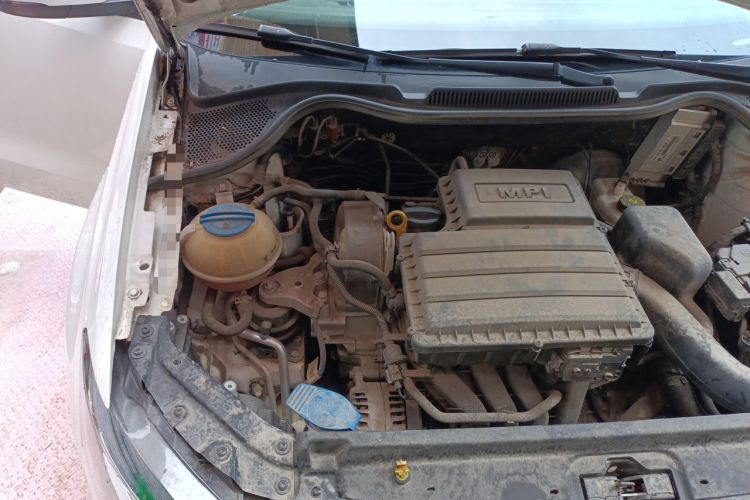Used Volkswagen Polo 2016 1.4L Automatic Trendy Model Engine Bay Right