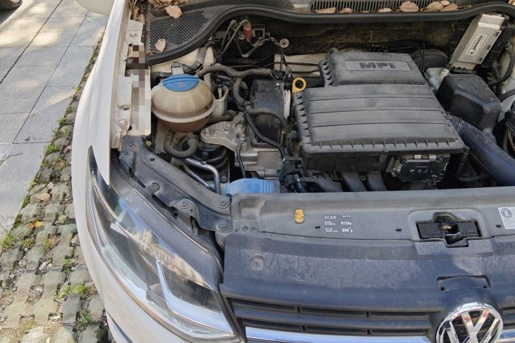 Used Volkswagen Polo 2016 1.6L Automatic Comfort Model Engine Bay Right
