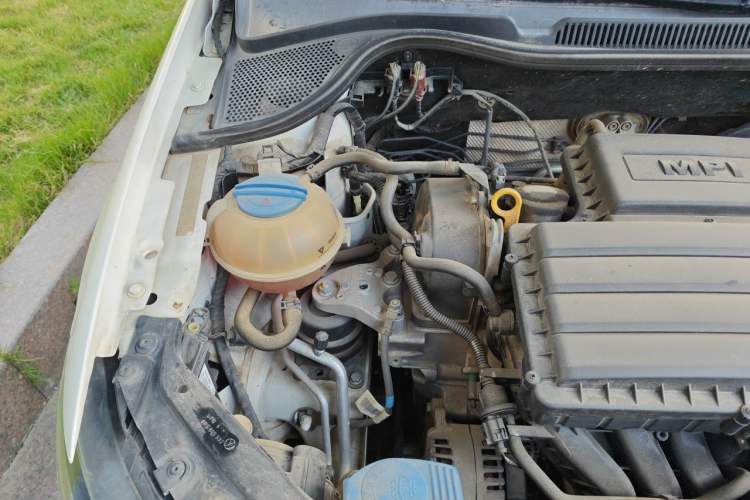 Used Volkswagen Polo 2016 1.6L Automatic Comfort Model Engine Bay Right