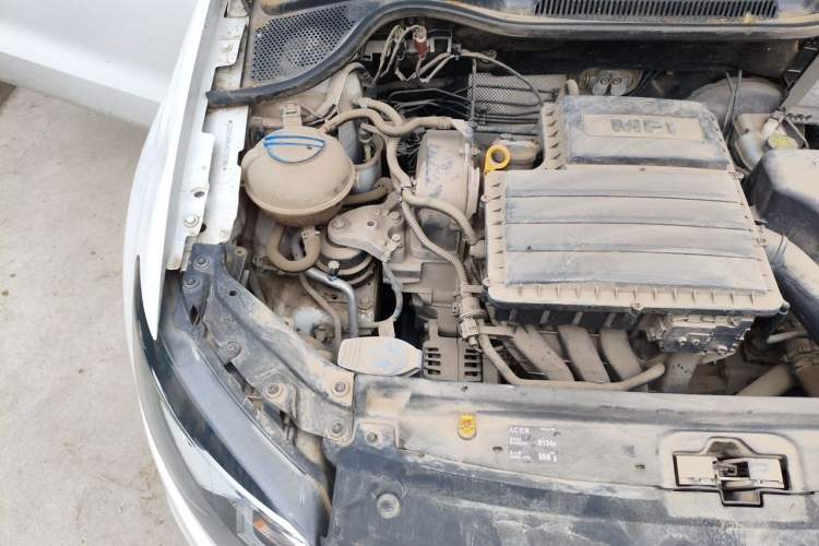 Used Volkswagen Polo 2016 1.4L Automatic Trendy Model Engine Bay Right