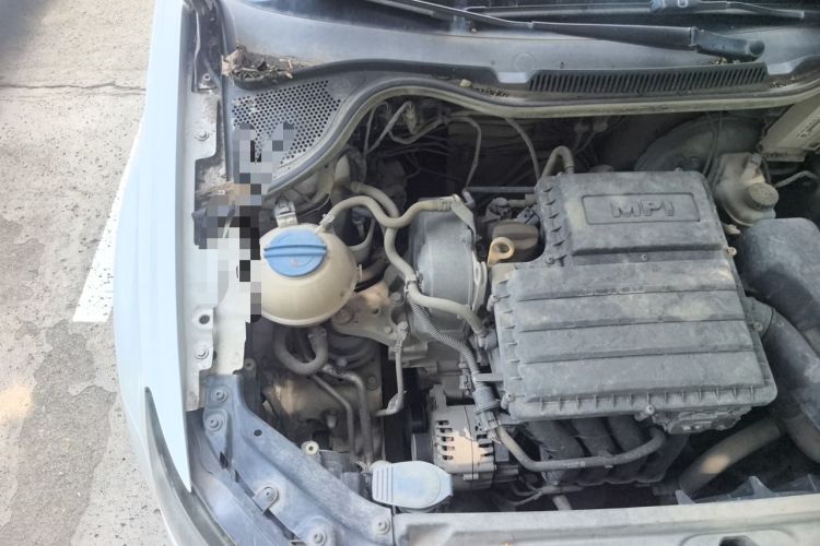 Used Volkswagen Polo 2016 1.4L Manual Fashion Model Engine Bay Right
