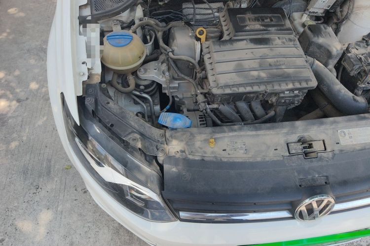 Used Volkswagen Polo 2016 1.4L Manual Fashion Model Engine Bay Right