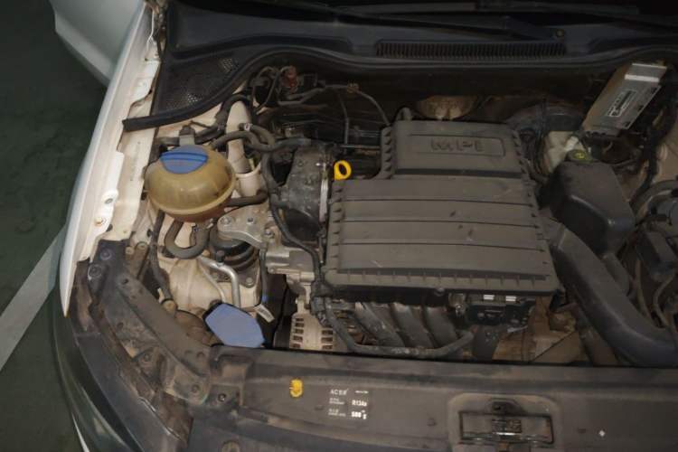 Used Volkswagen Polo 2016 1.4L Automatic Trendy Model Engine Bay Right