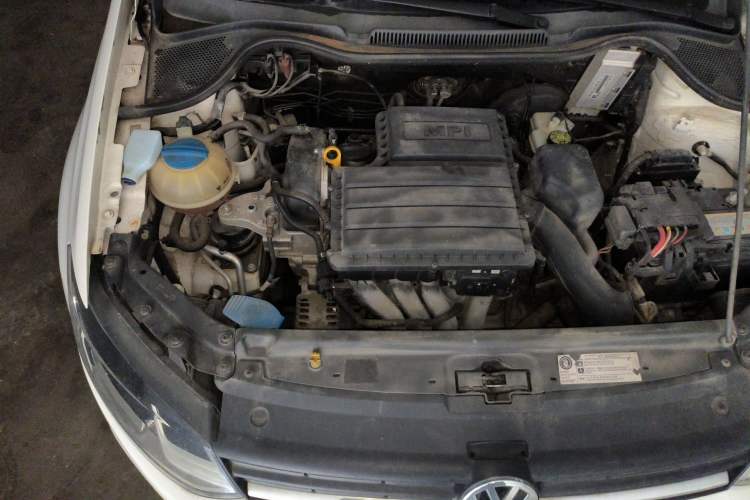 Used Volkswagen Polo 2016 1.6L Automatic Comfort Model Engine Bay Right