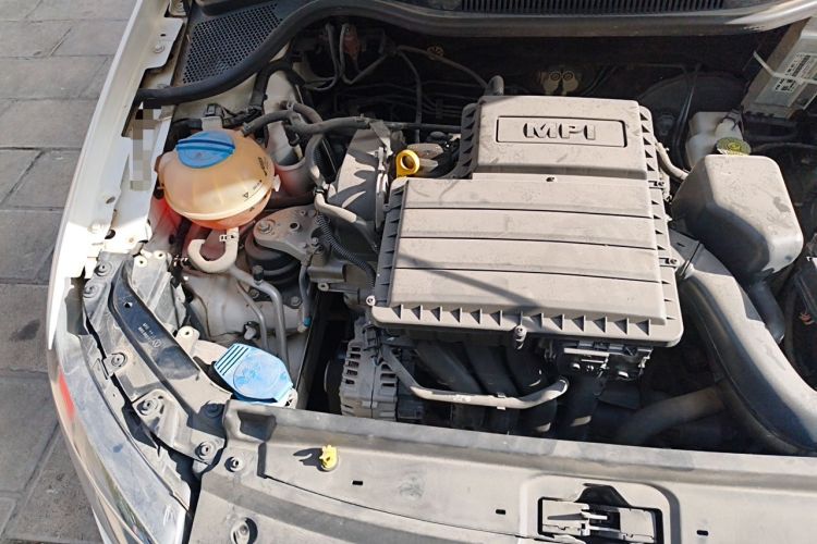 Used Volkswagen Polo 2016 1.4L Manual Fashion Model Engine Bay Right