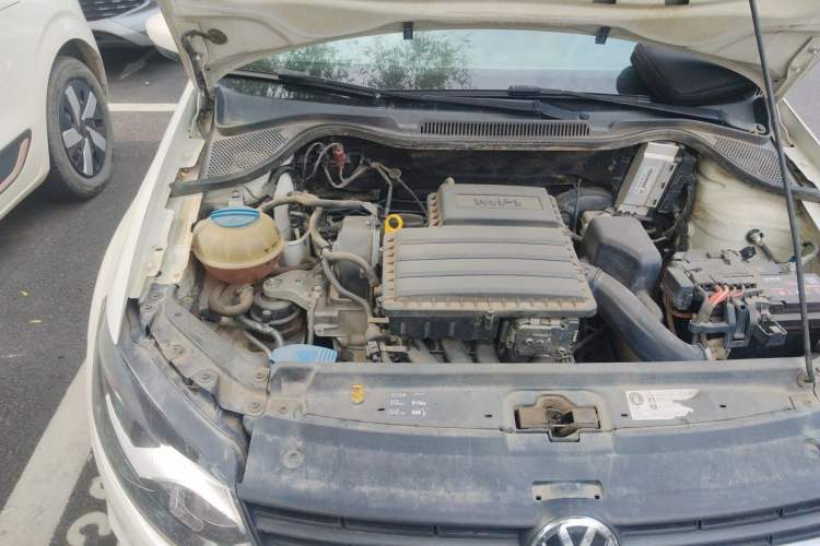 Used Volkswagen Polo 2016 1.4L Manual Fashion Model Engine Bay Right