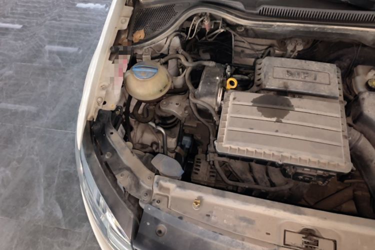 Used Volkswagen Polo 2016 1.6L Automatic Comfort Model Engine Bay Right